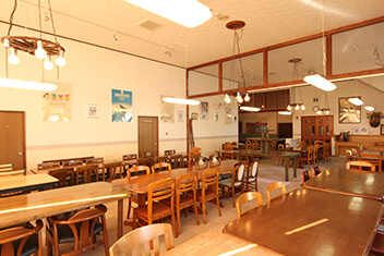 広々とした食堂
